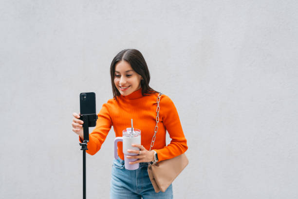 Stelle Schmuck mit der Modedesignerin Susan Korn her